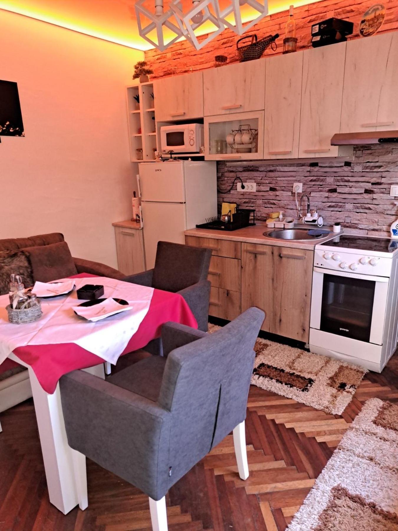 Apartman En Dusanovac Dış mekan fotoğraf